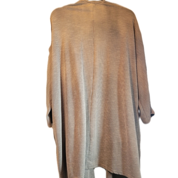 Donni Cardigan sweater Size Plus OSFA - Picture 4 of 6
